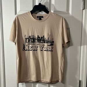 Streetwear Society Tan New York Tee women’s size small